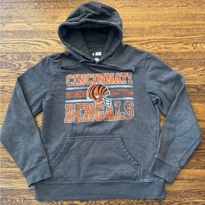 CINCINNATI BENGALS (NFL) Team Apparel gray hoodie.